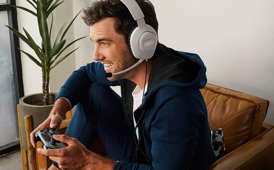 JBL Quantum 100P Console S&eacute; el centro del juego con JBL QuantumSOUND Signature - Image